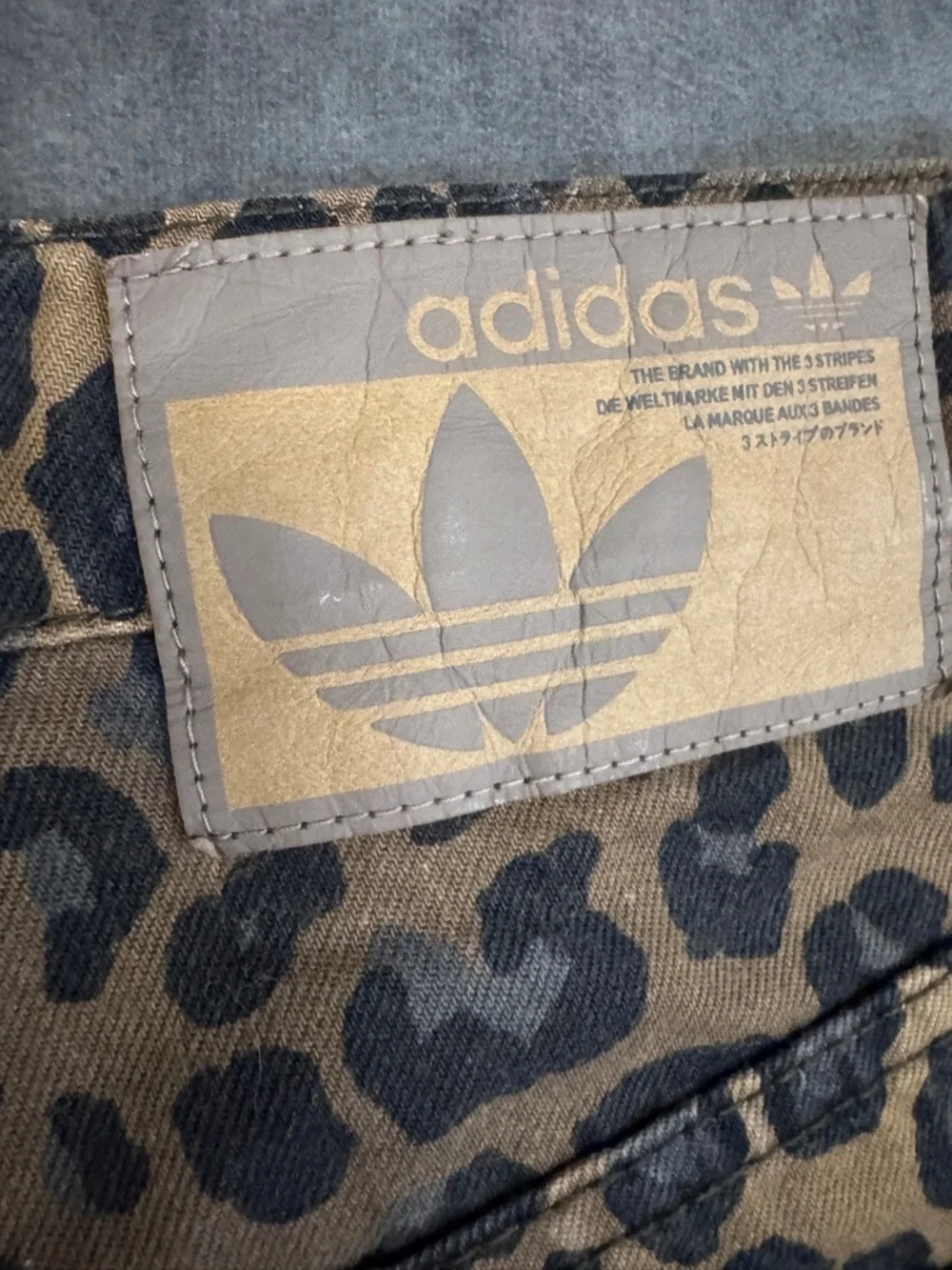 Women ADIDAS Leopard denim Bermuda shorts trendy jorts bronze classic stripes 24 - Picture 9 of 9